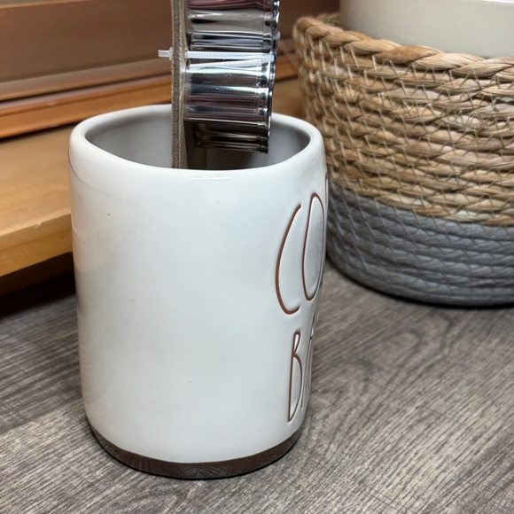 Rae Dunn ‘Cookie Baker’ Mug with Cookie Cutter - Picture 6 of 8